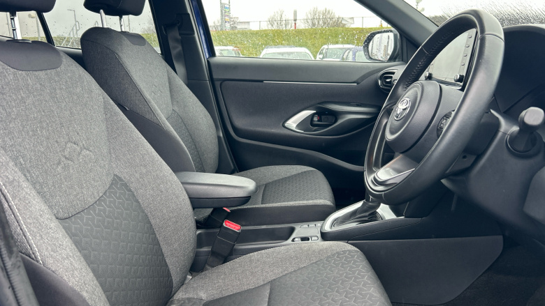 Toyota Yaris Cross 1.5 Hybrid Design 5dr CVT Hybrid Estate